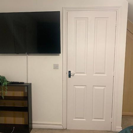 Comfy Double Bedroom In Greater Manchester Exterior photo